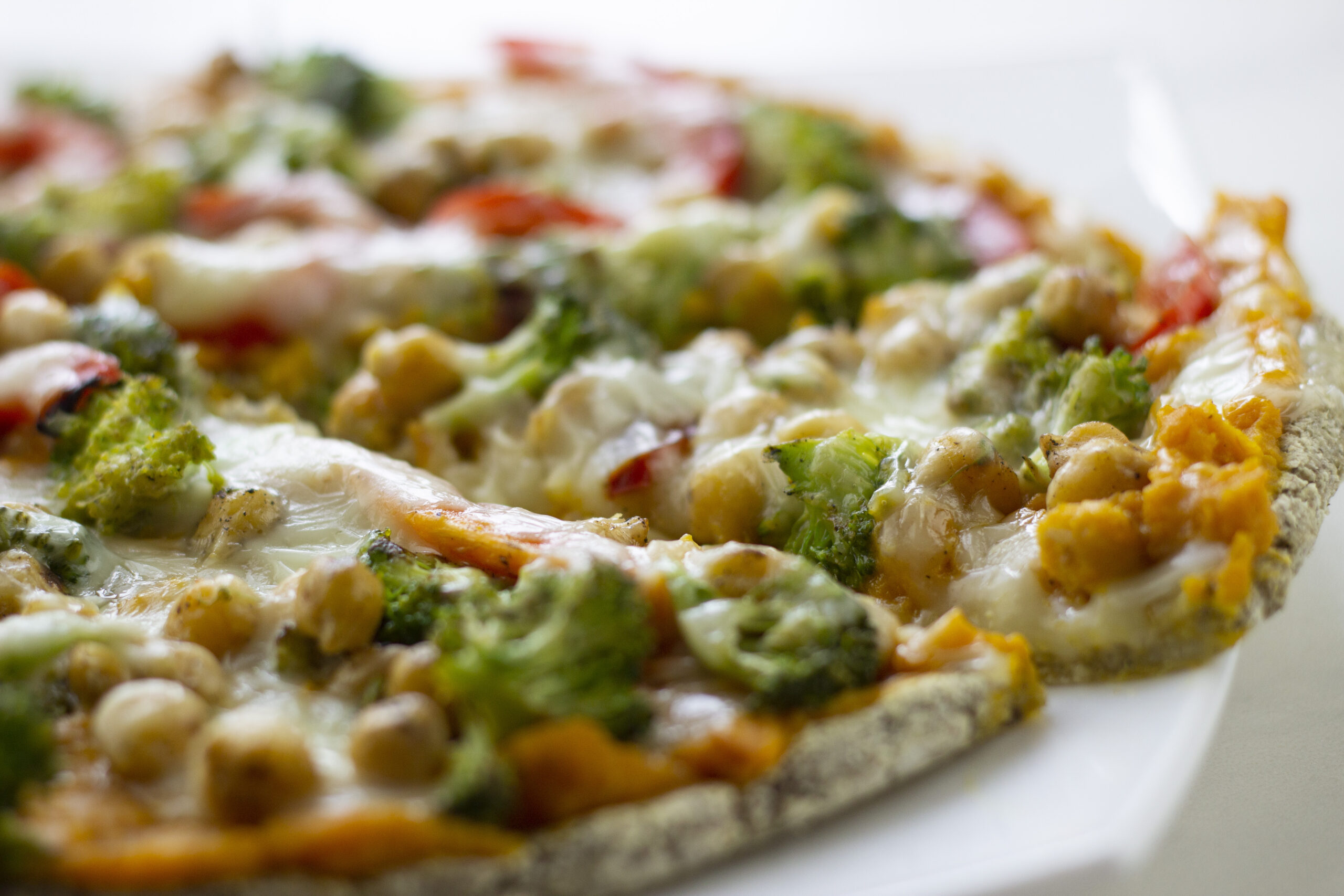 BUTTERNUT SQUASH VEGGIE PIZZA